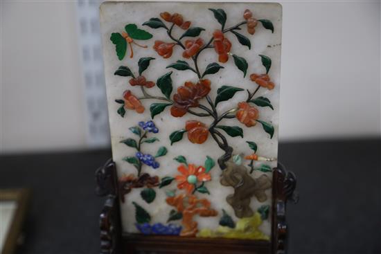 A pair of Chinese hardstone and coral table screens with hongmu stands, early 20th century, Total height 27cm